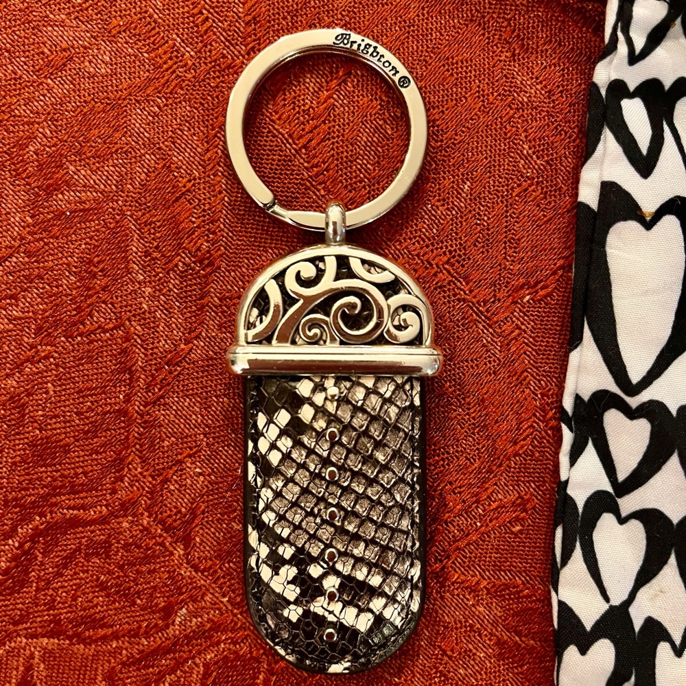 🍁 Never used Brighton Silver and Black genuine leather Patterned Key Holder NEW
